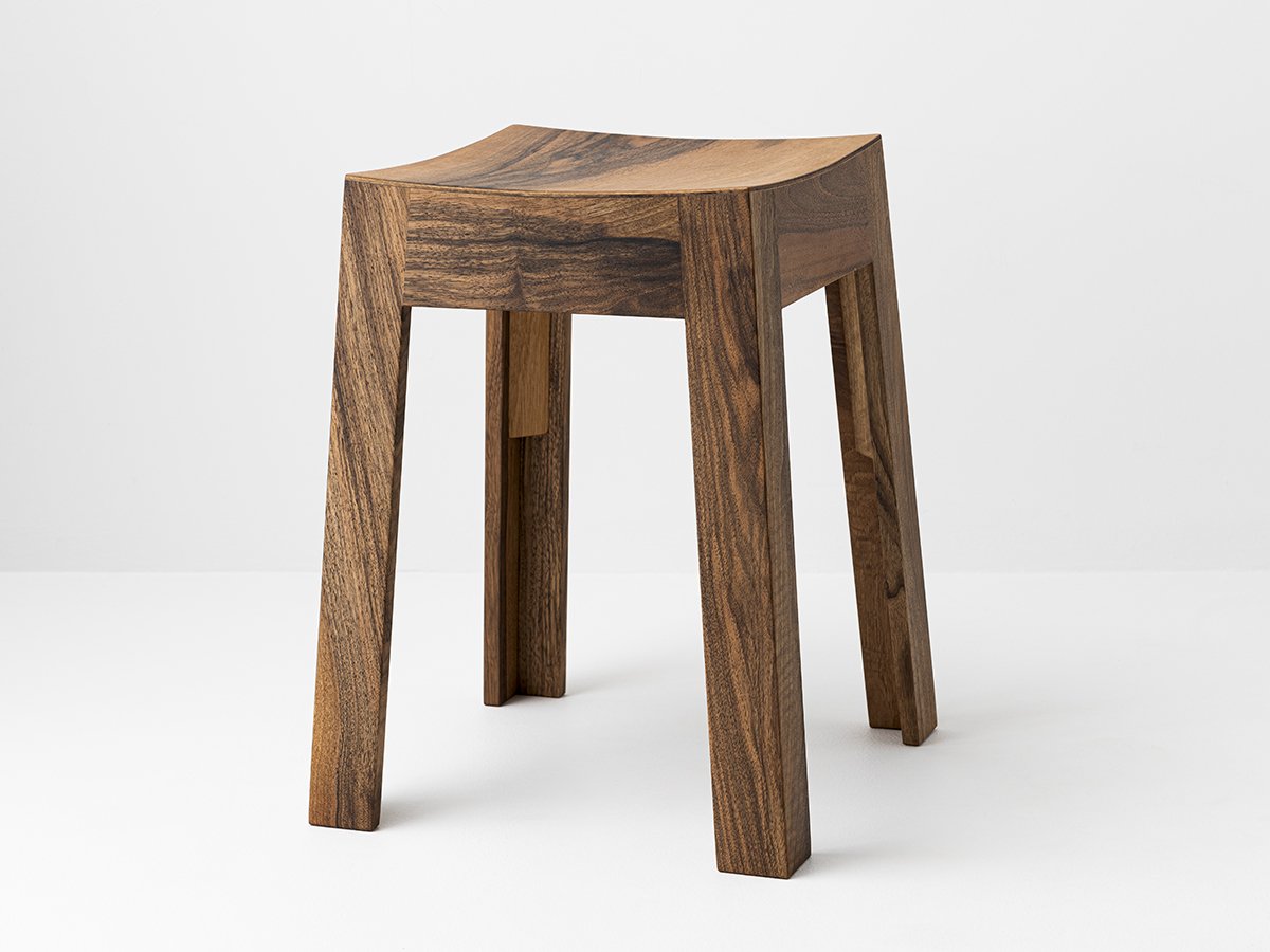 Tabouret en noyer Mini Wak - Bois et design made in France