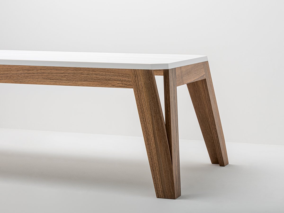 Table basse scandinave en noyer et résine HI-MACS® - Fabrication artisanale  - MéliMélo