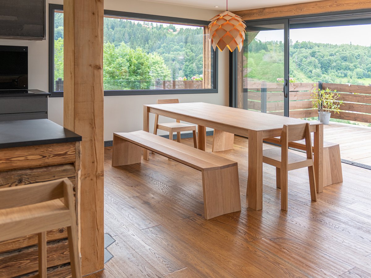 Banc et table à manger en bois massif fabriqués en France