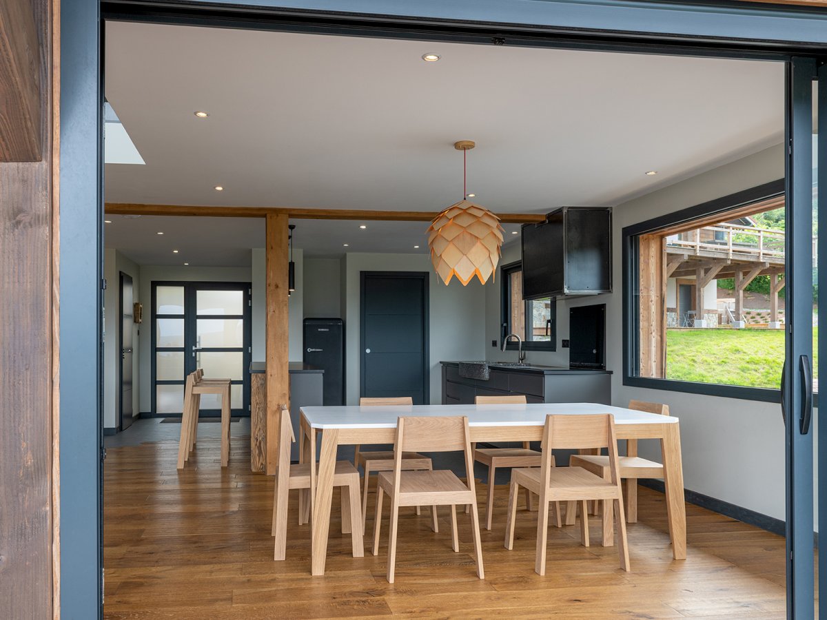 Table MéliMélo en chêne et résine sur mesure - Meuble personnalisable et sur mesure