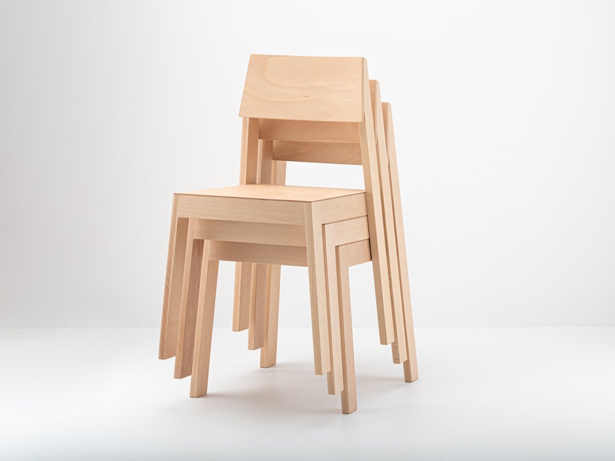 Chaise PilPil en hêtre - Chaise empilable et légère en hêtre clair