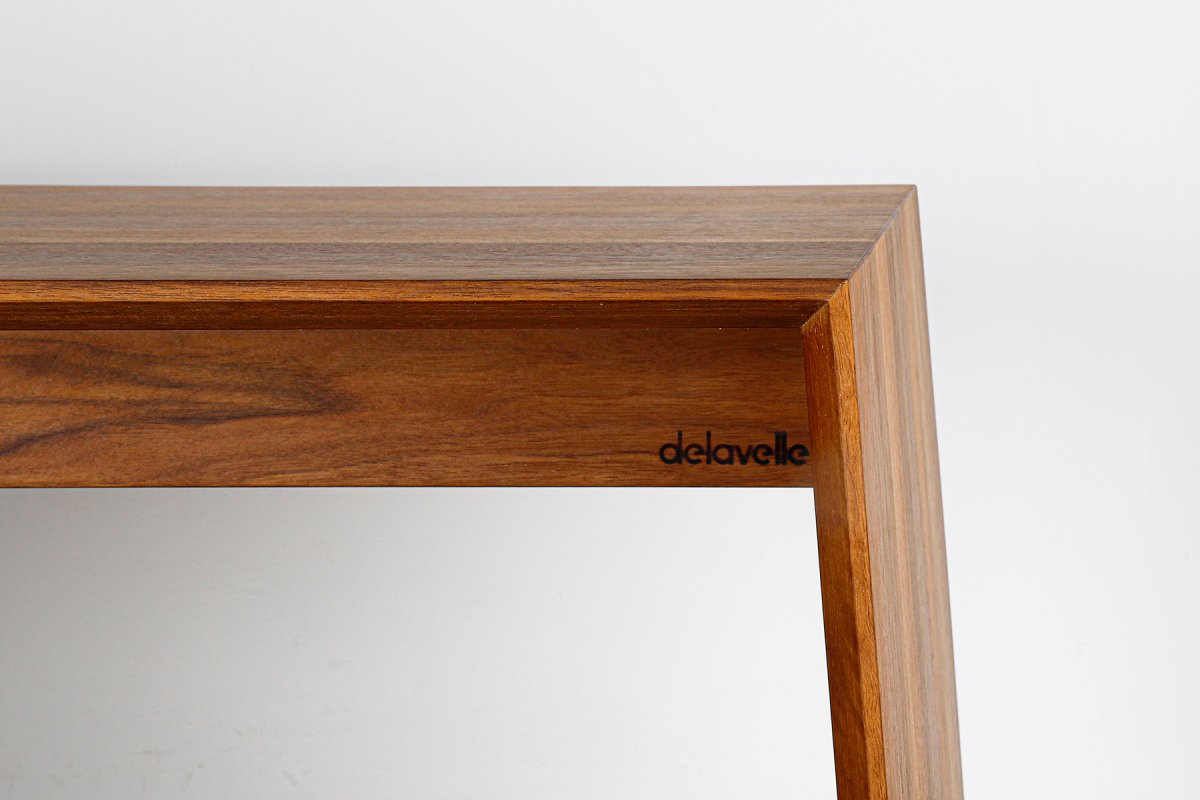 Table basse Anouk en noyer - Espace de rangement sur le plateau inférieur