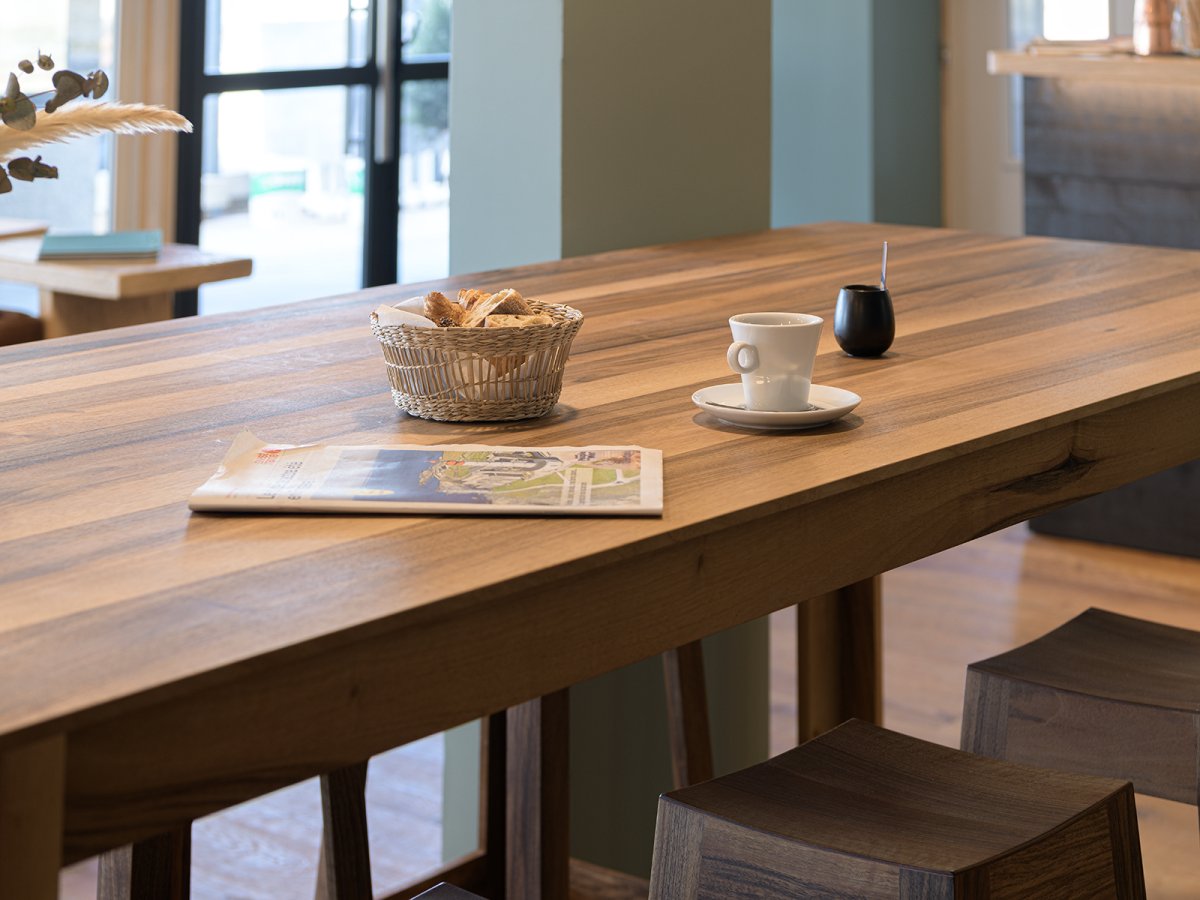 Table de salle à manger en Bois de Noyer - Elmar