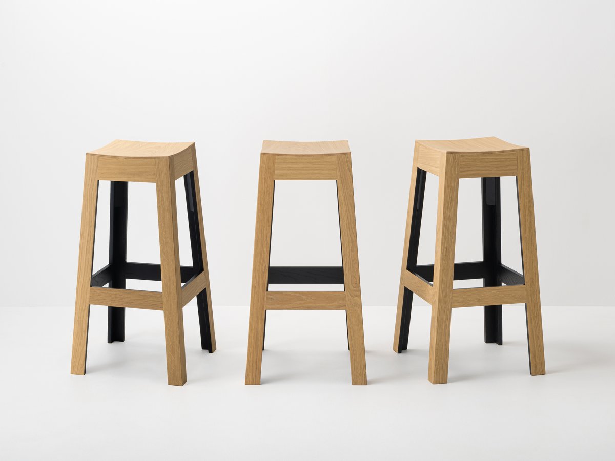 Tabouret haut de bar Wak en chêne laqué - Wak