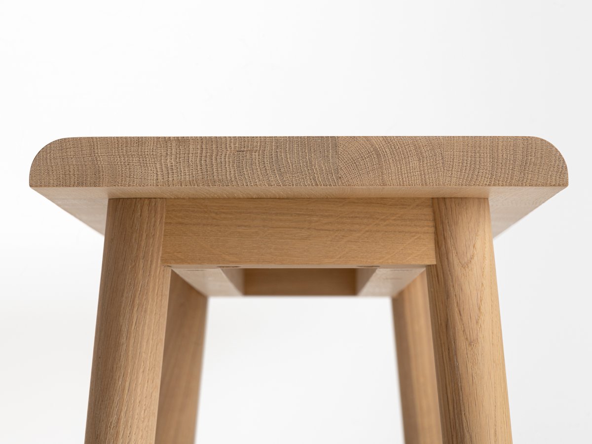 Banc de ferme contemporain en chêne : robuste et épuré - Ostal