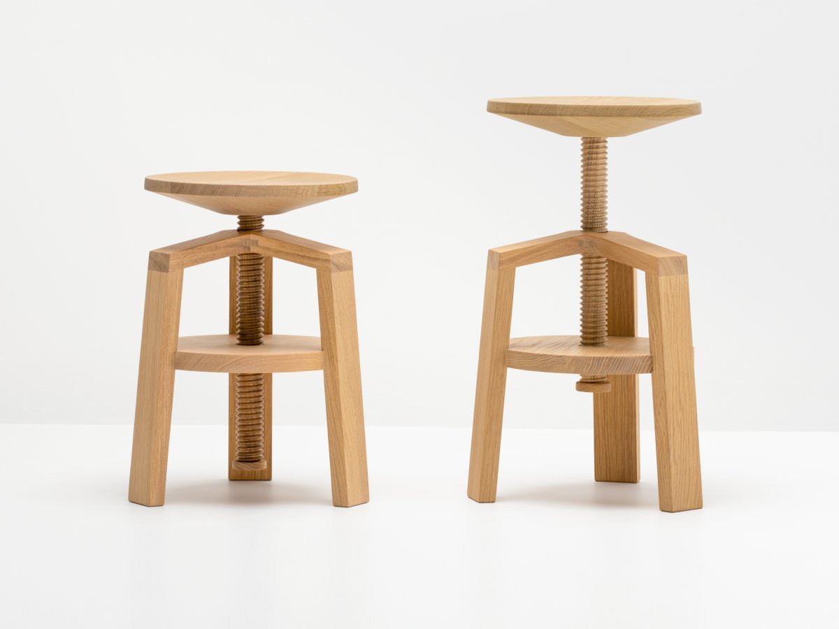 Tabouret bas - Assise rotative réglable en hauteur - Minimum 40 cm et maximum 55 cm