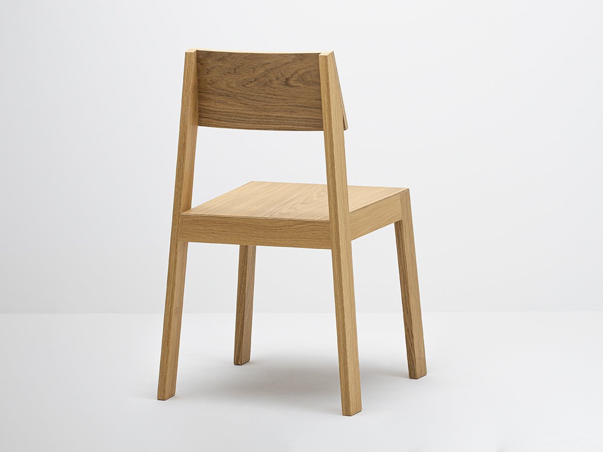 Chaise design en chêne dossier confort en multiplis 100% chêne - PilPil