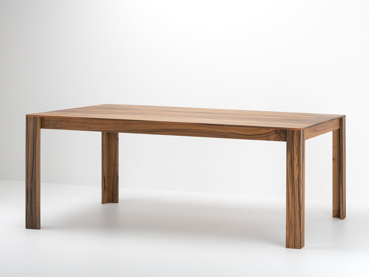 Table robuste en Noyer issu de forêts éco-gérées - Elmar