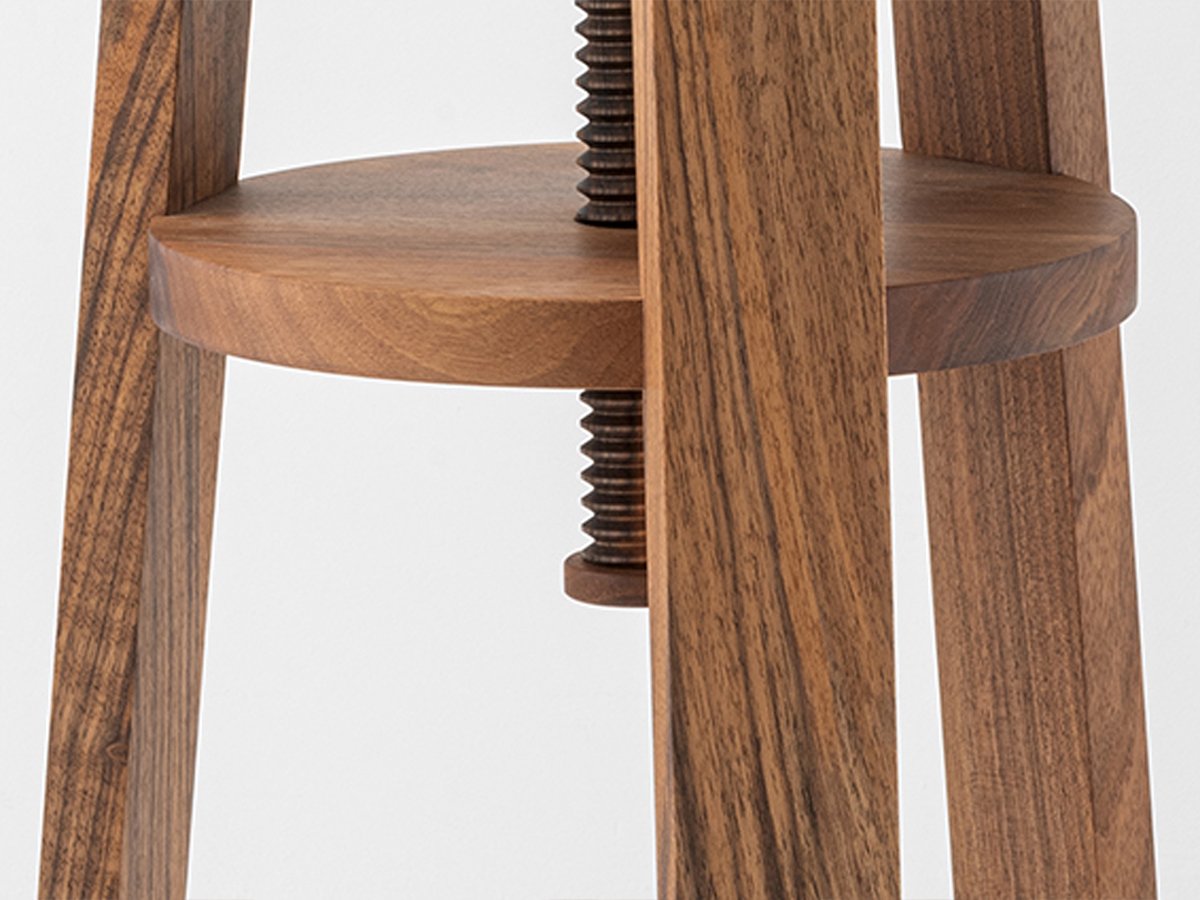 Vis de tabouret en bois massif fabriquée dans le Jura ou en Saône-et-Loire