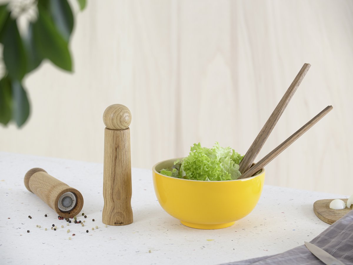 Couverts à salade en bois design en noyer