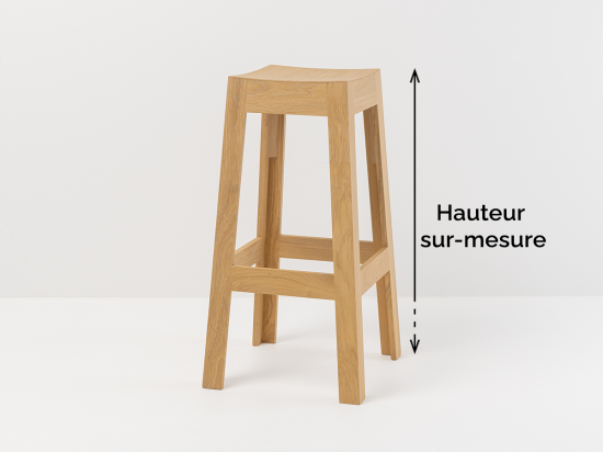 Tabouret de bar sur-mesure en bois d'une hauteur comprise entre 58 et 75 cm