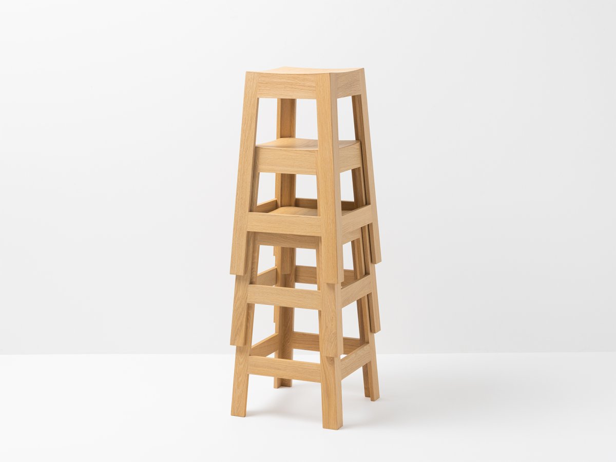 Tabouret empilable hauteur 65 cm