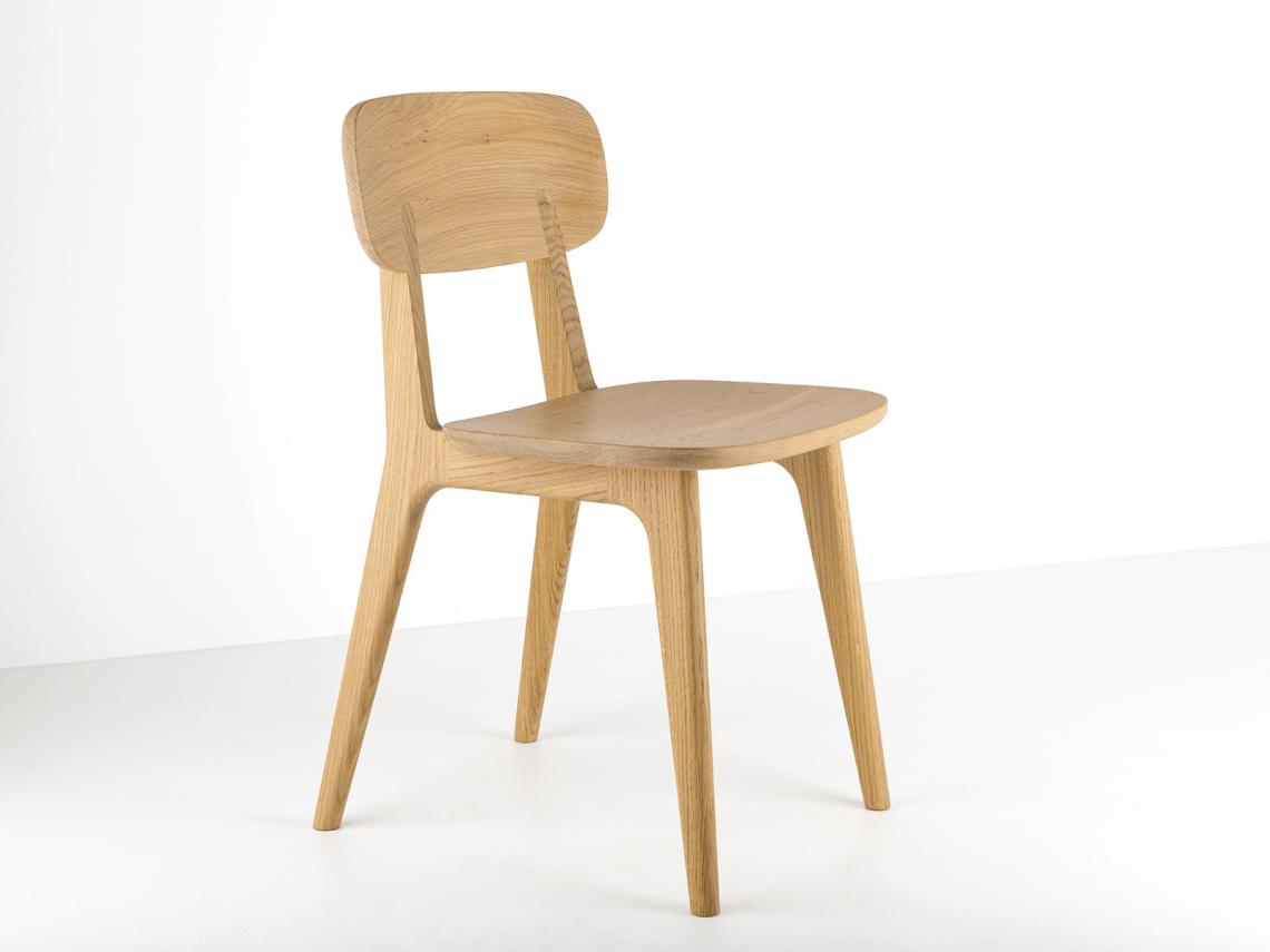 Chaise design en ch&ecirc;ne massif sign&eacute;e Bina Baitel - Couscous en ch&ecirc;ne